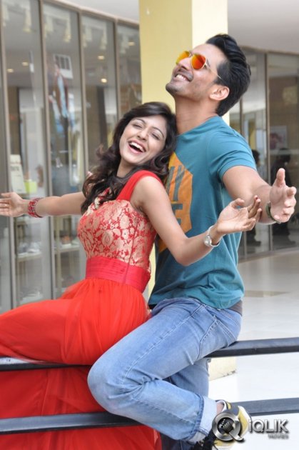 Prema-Ishq-Kaadhal-Platinum-Disc-Function